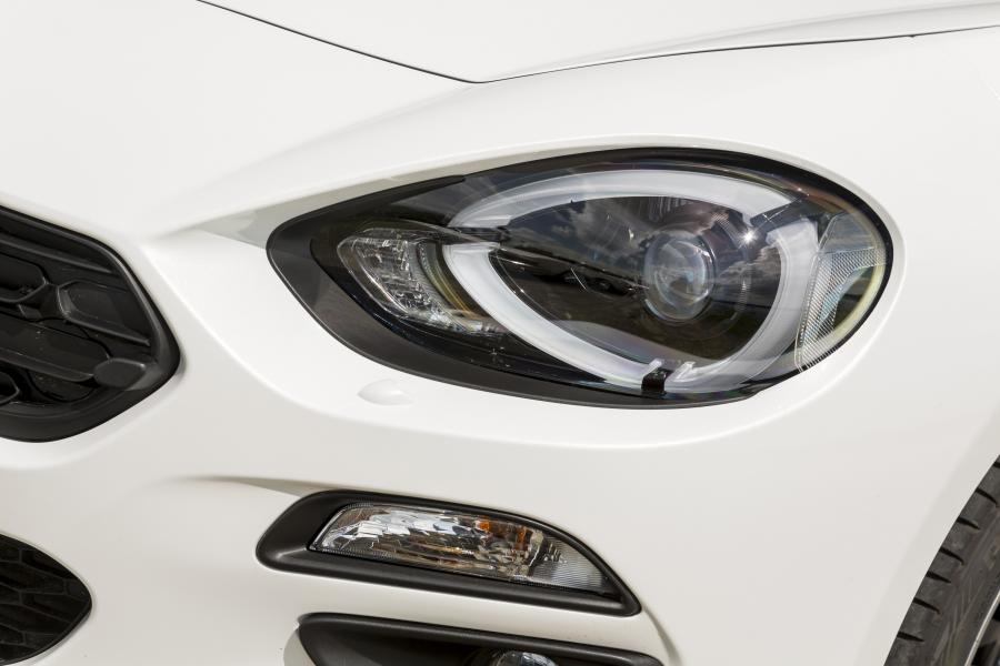 Детали экстерьера Fiat 124 Spider 2016 года  (фото 2 из 75)